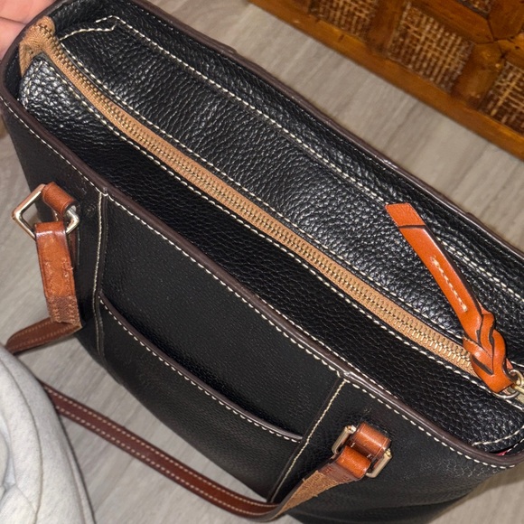 Dooney & Bourke Vintage Lexington Black Tote - Picture 11 of 16